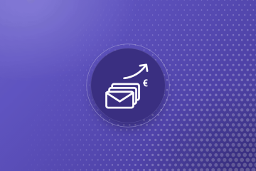 Briefstapel mit ansteigender Kostenkurve zum Thema Newsletterkosten bei wachsender Liste